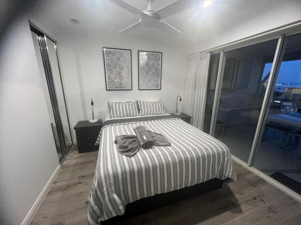 Ocean View - Alexandra Headlands Beachfront Unit Esterno foto