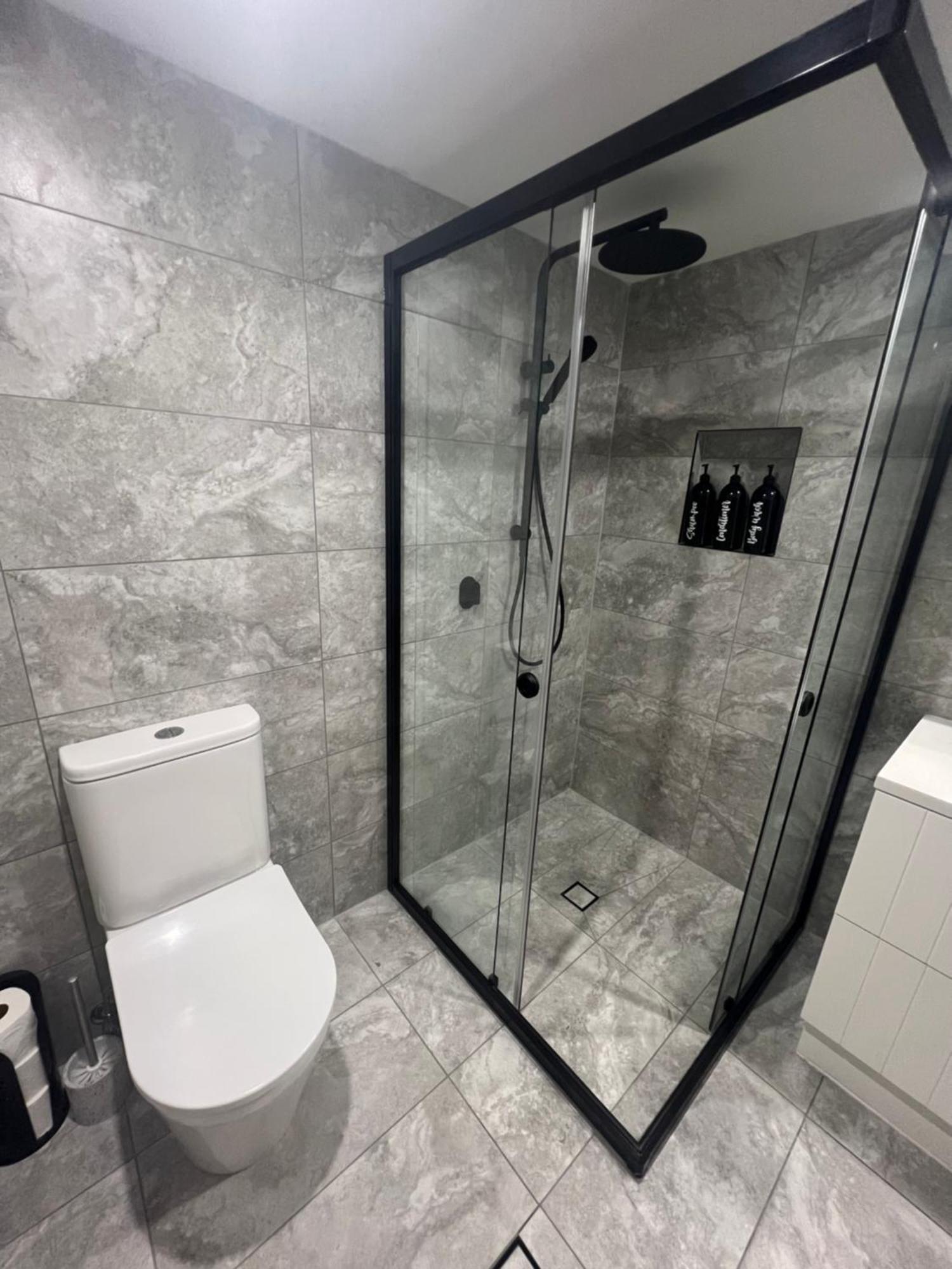 Ocean View - Alexandra Headlands Beachfront Unit Esterno foto