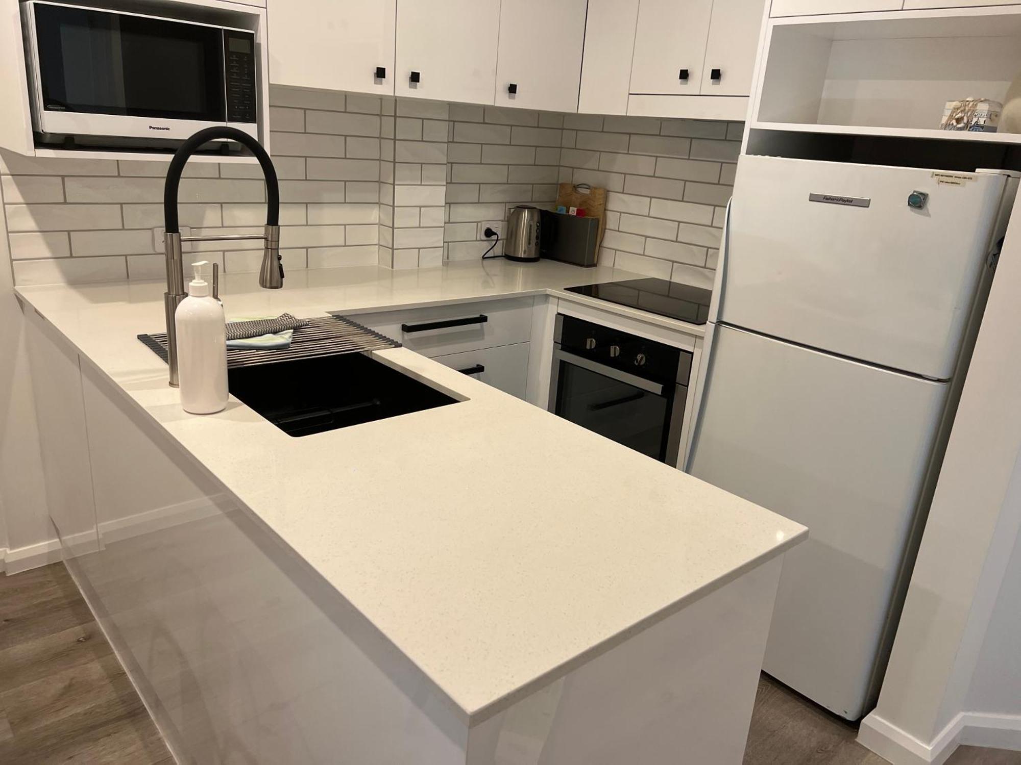 Ocean View - Alexandra Headlands Beachfront Unit Esterno foto