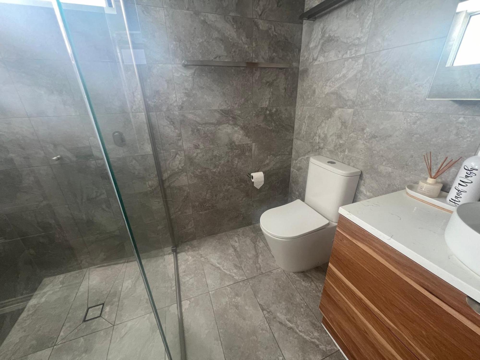Ocean View - Alexandra Headlands Beachfront Unit Esterno foto